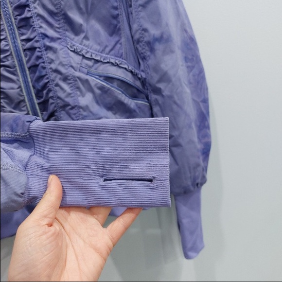 LULULEMON Run: Get Up and Go purple women’s jacket - Picture 4 of 6